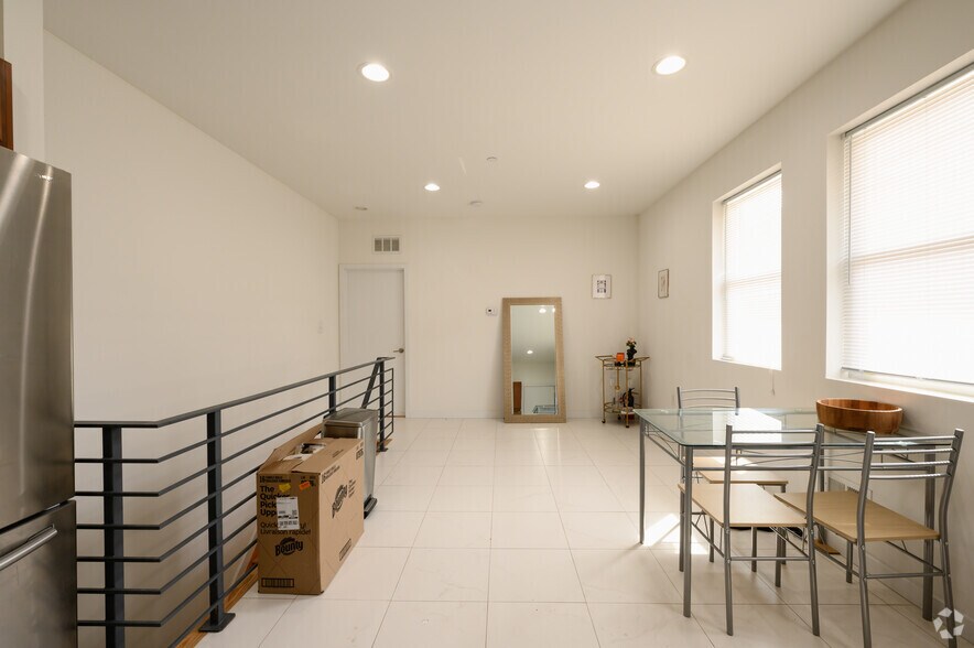 More Photos Of 521 N 34th St, Philadelphia Apartments For Sale