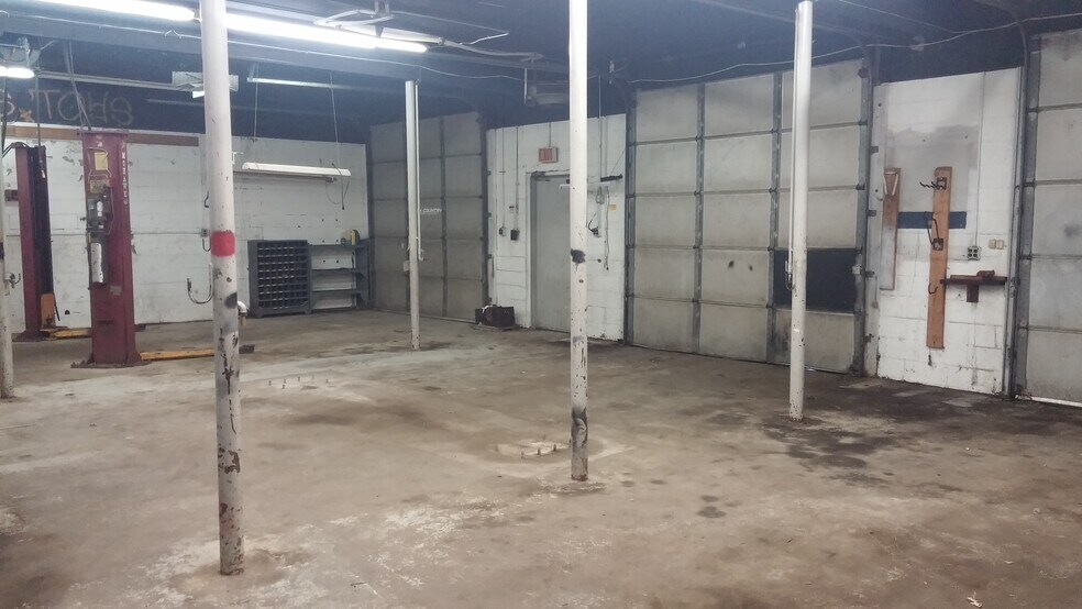 More Photos Of 2511 Middle Country Rd, Centereach Storefront For Lease