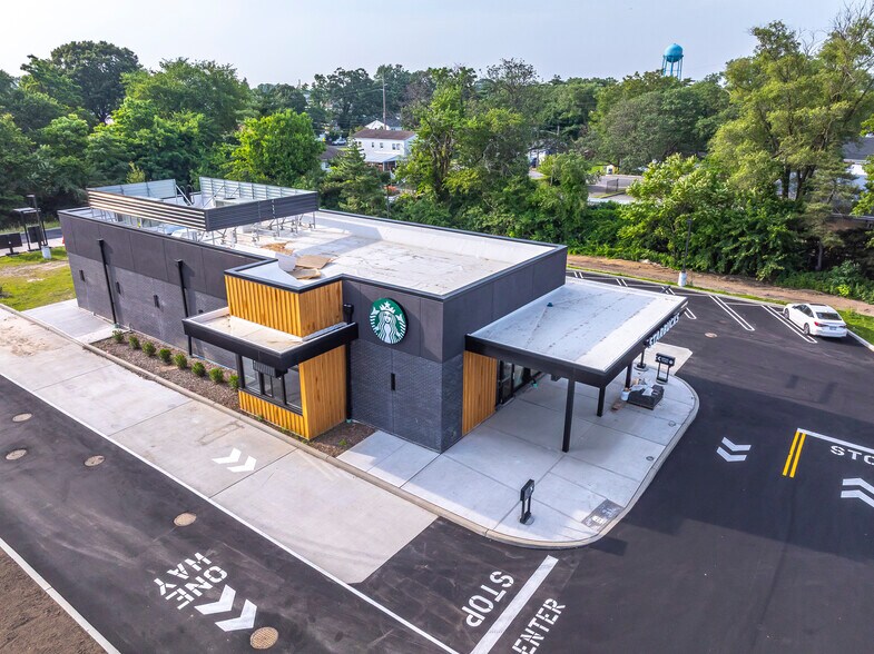 Primary Photo Of 596 Franklin Ave, Franklin Square Fast Food For Sale