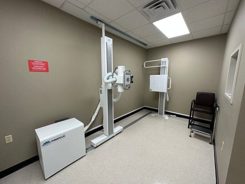 More Photos Of 1702 Ohio Ave N, Live Oak Medical For Sale