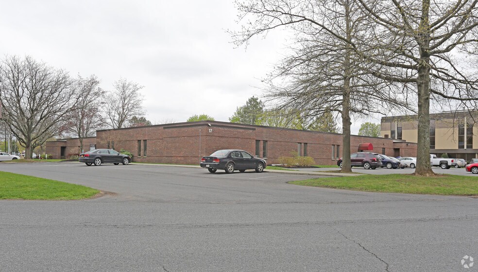 More Photos Of 17 Computer Dr W, Albany Office For Lease