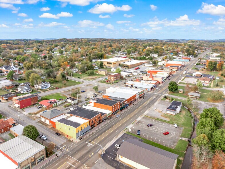 More Photos Of 824 Tennessee Ave, Etowah Storefront Retail Office For Sale