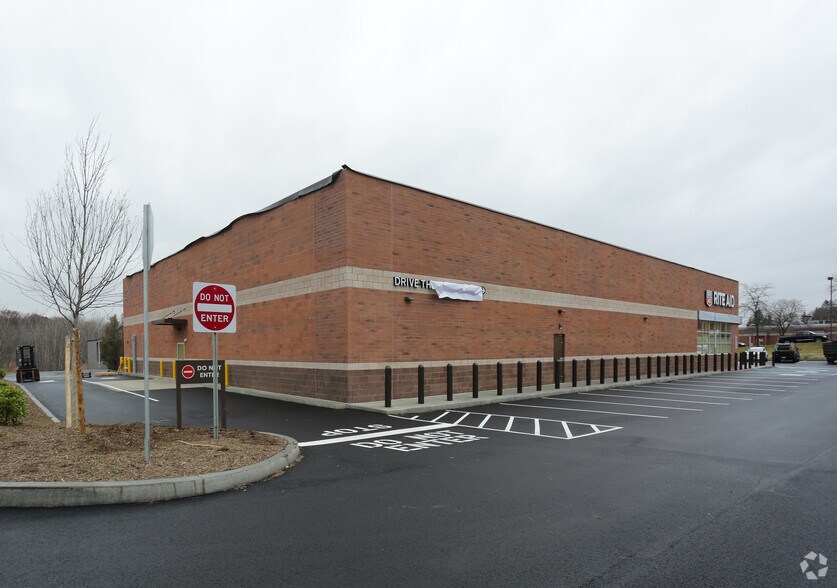 More Photos Of 83 Vandenburgh Ave, Troy General Retail For Lease