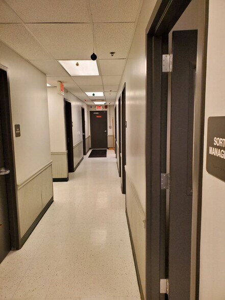 More Photos Of 2612 Kersten Ct, Kalamazoo Warehouse For Lease