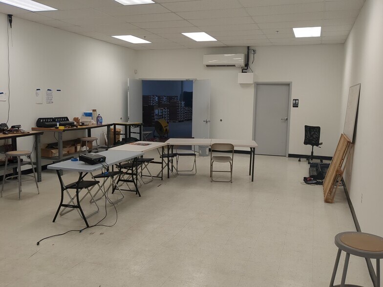 More Photos Of 9115 Whiskey Bottom Rd, Laurel Light Manufacturing For Lease