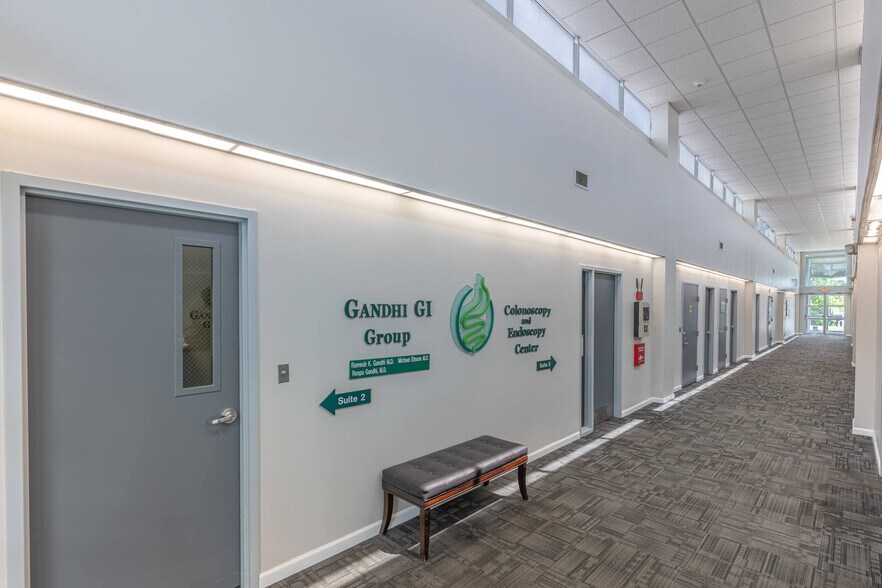 More Photos Of 7211 N Main St, Dayton Medical For Lease