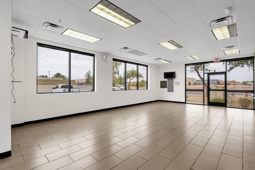 More Photos Of 70 N McClintock Dr, Chandler Medical For Sale
