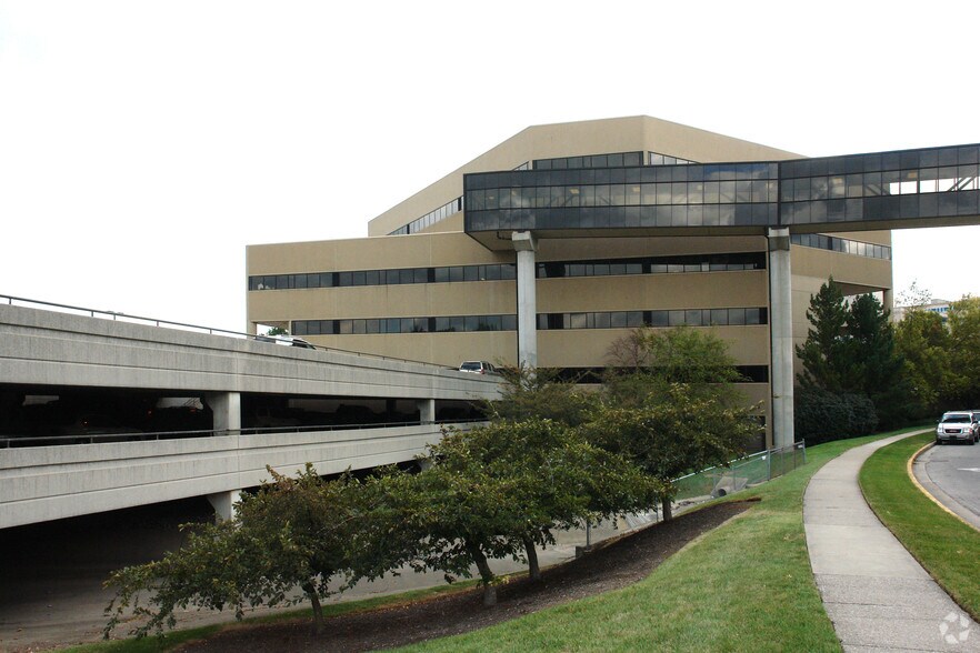 More Photos Of 1401 Harrodsburg Rd, Lexington Medical For Sale