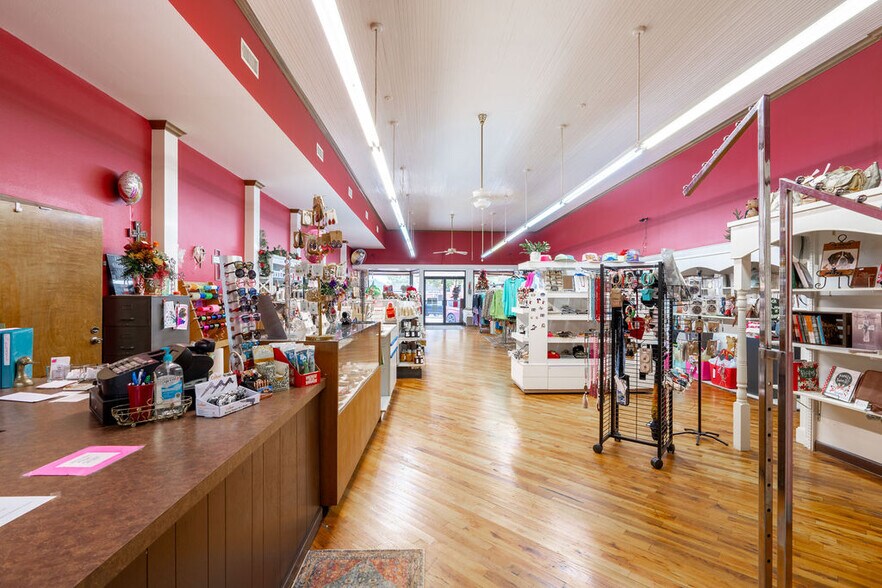 More Photos Of 106 W Columbia St, San Augustine Storefront Retail Office For Sale