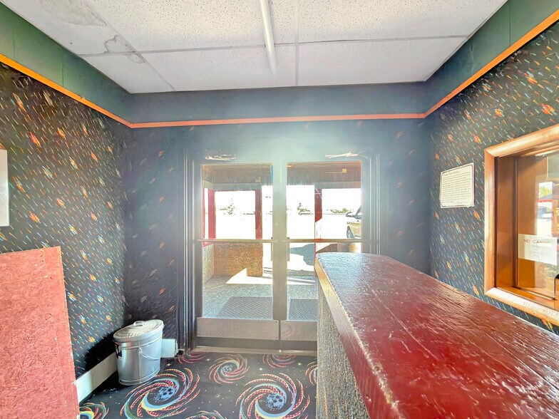 More Photos Of 18 Access Hwy, Caribou Sports And Entertainment For Sale
