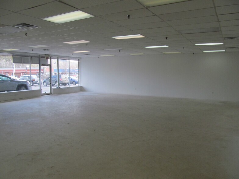 More Photos Of 17-53 John Stark Hwy, Newport Department Store For Lease