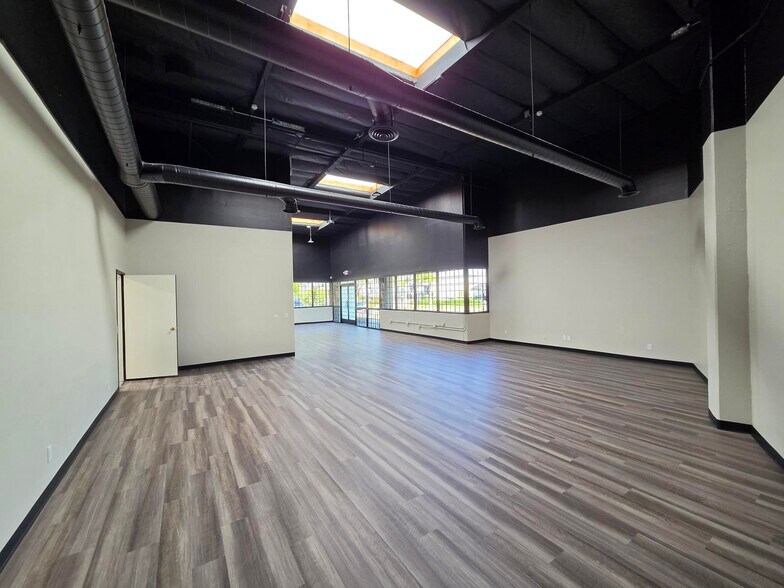 More Photos Of 3 Autry, Irvine Warehouse For Lease