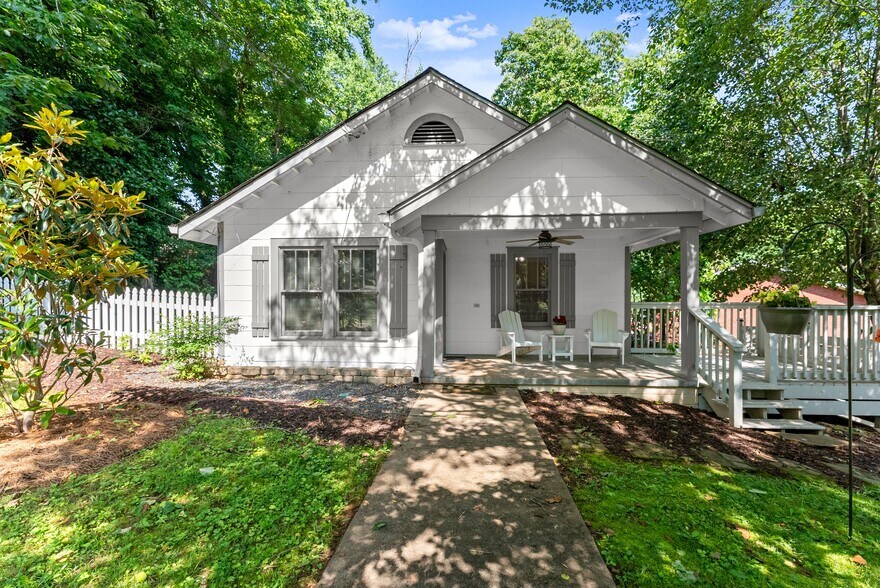 More Photos Of 168 W Main St, Dahlonega Hospitality For Sale