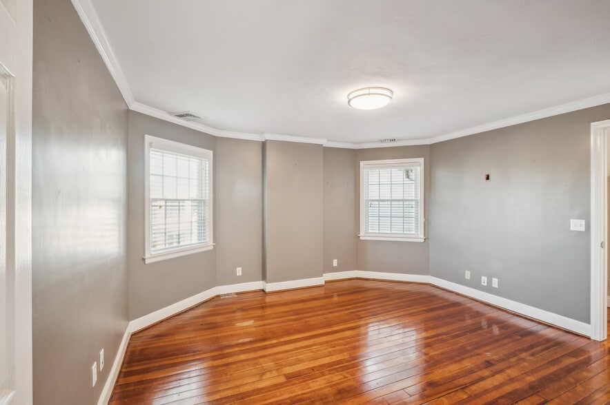 More Photos Of 2638-2650 Main St, Glastonbury Office For Lease