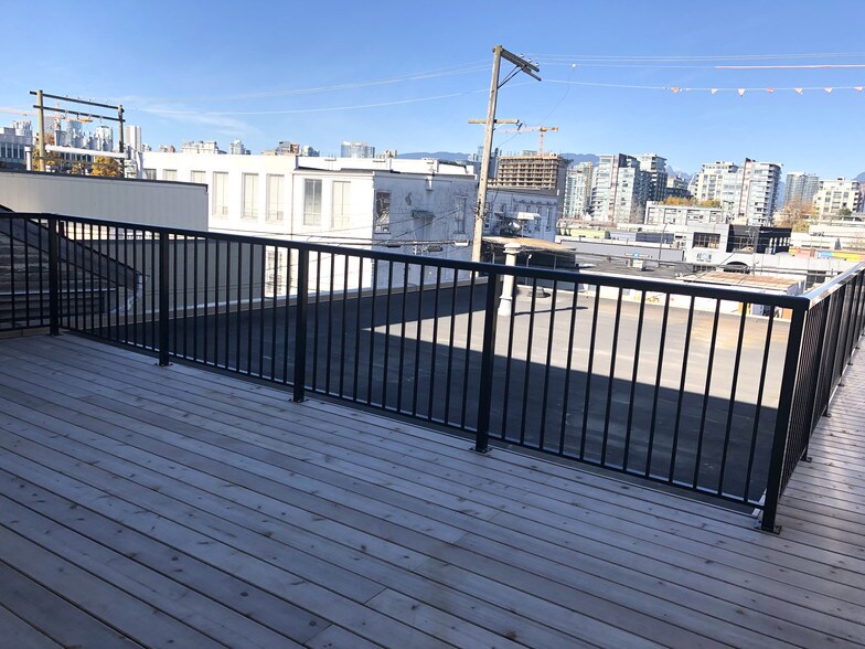 More Photos Of 117 W 6th Ave, Vancouver Light Distribution For Sale