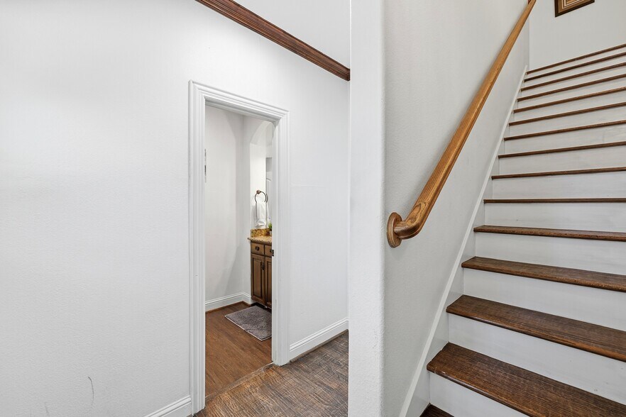 More Photos Of 5100 Mission Ave, Dallas Apartments For Sale