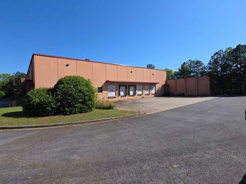 More Photos Of 450 Horizon Dr, Suwanee Warehouse For Lease