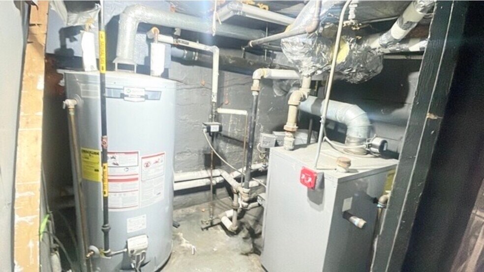 More Photos Of 6902 Roosevelt Ave, Flushing Storefront Retail Office For Sale