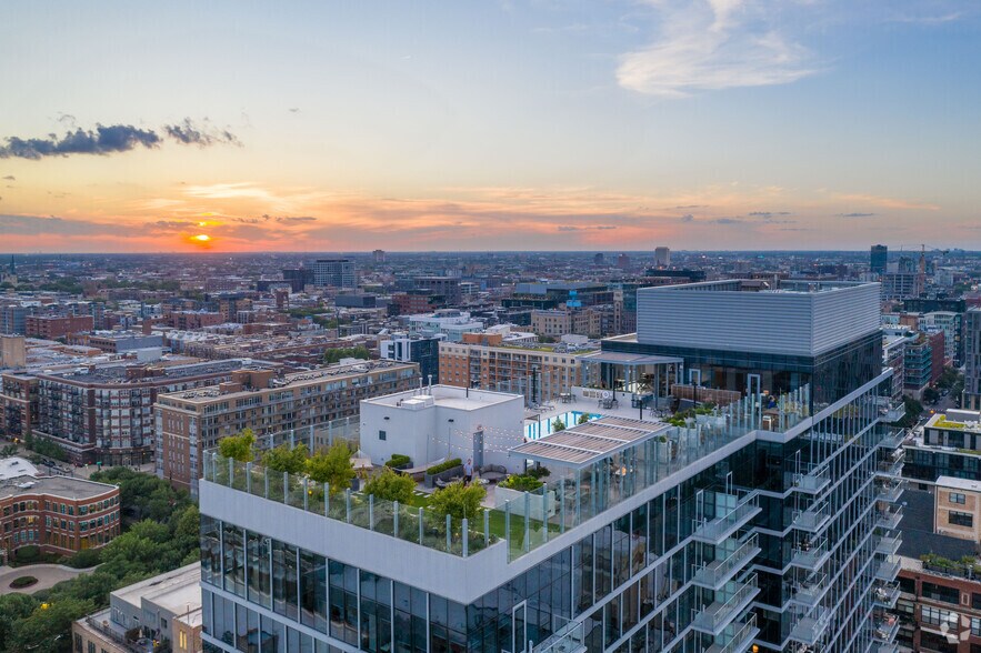 More Photos Of 205 S Peoria, Chicago Apartments For Lease