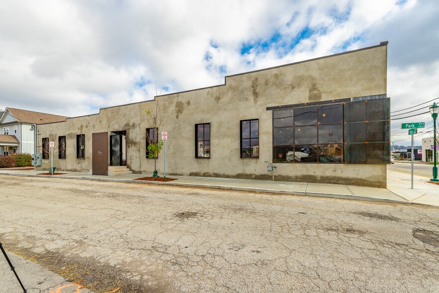 More Photos Of 615 E Main St, Chattanooga General Retail For Lease