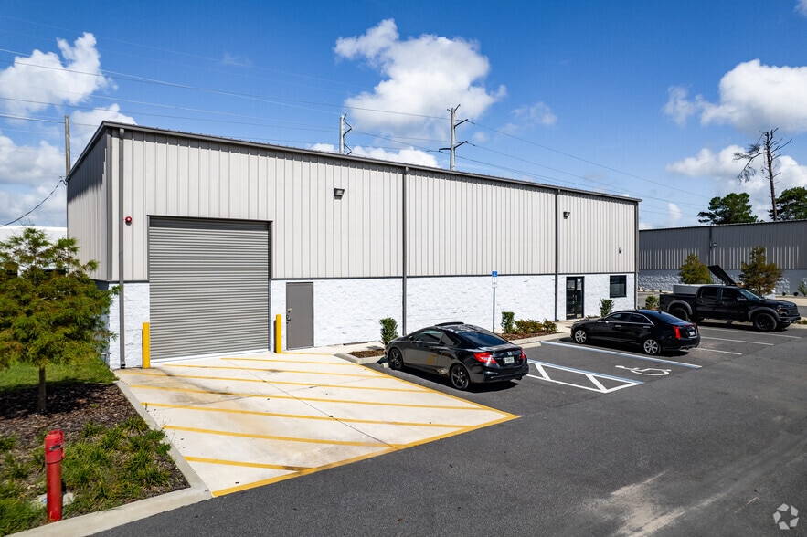 More Photos Of 260-278 Springview Commerce Dr, DeBary Unknown For Lease