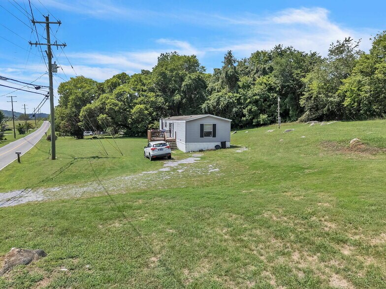 More Photos Of 1701 Dumplin Loop Rd, New Market Freestanding For Sale