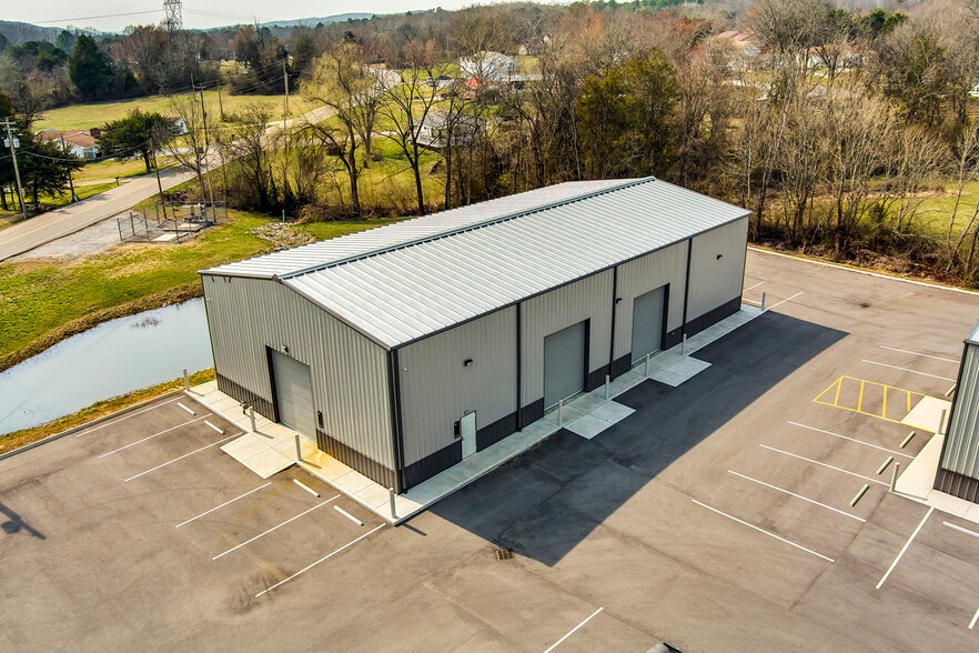 More Photos Of 145 US-70, Lenoir City Flex For Lease