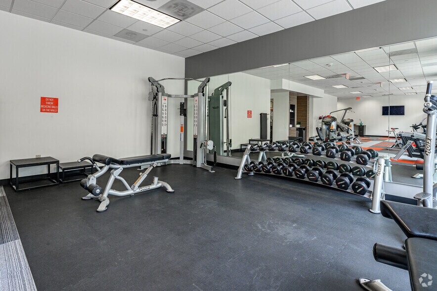 More Photos Of 10440 N Central Expy, Dallas Office For Sale