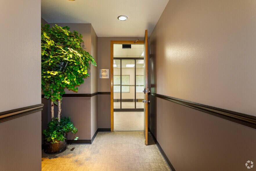 More Photos Of 9034 E Easter Pl, Centennial Office For Lease