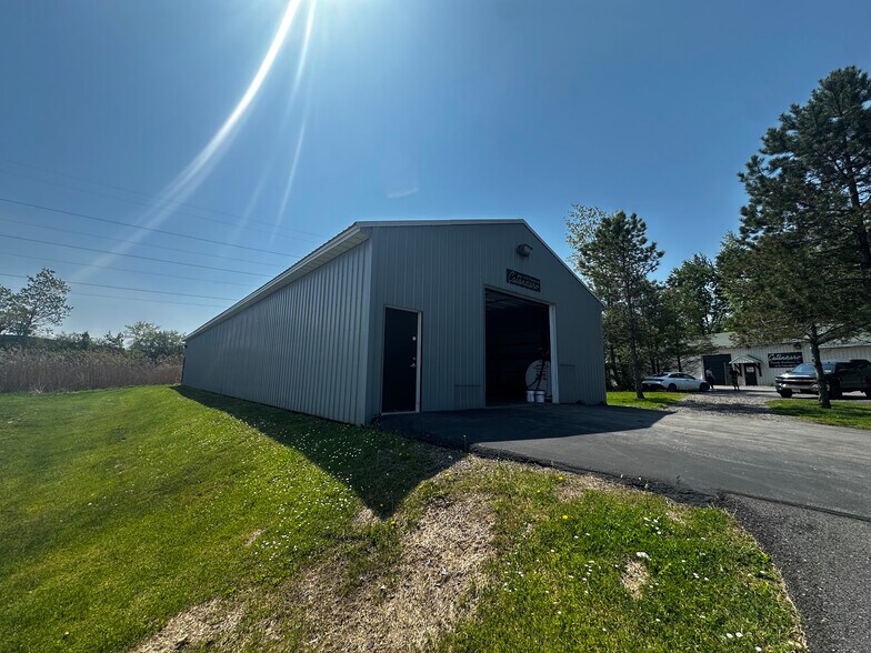 More Photos Of 7704 Maltlage Dr, Bayberry Flex For Sale