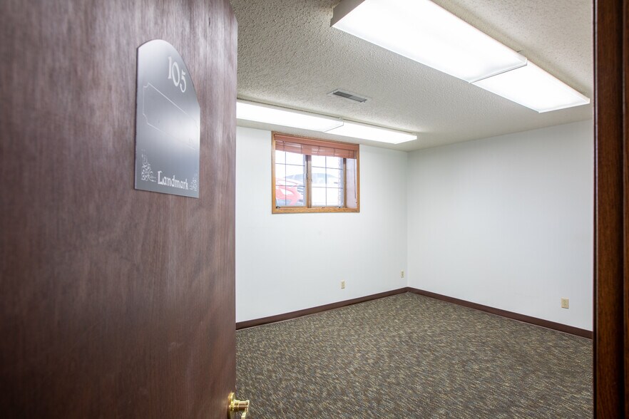 More Photos Of 1411 W Dakota Pkwy, Williston Office For Lease