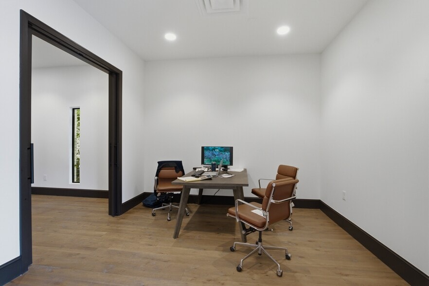 More Photos Of 1403 2nd Ave N, Nashville Warehouse For Lease