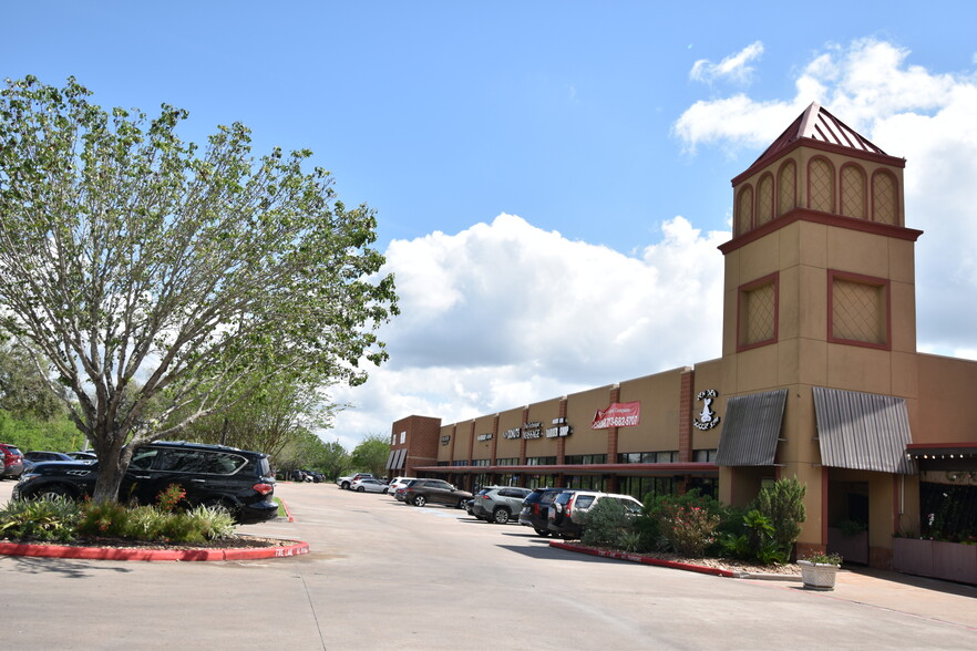 Primary Photo Of 2407 W Parkwood Rd, Friendswood Unknown For Lease