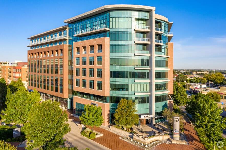 More Photos Of 3100 W 7th St, Fort Worth Office Residential For Lease