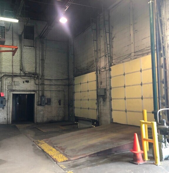More Photos Of 1120 Montrose Ave, Saint Louis Manufacturing For Lease