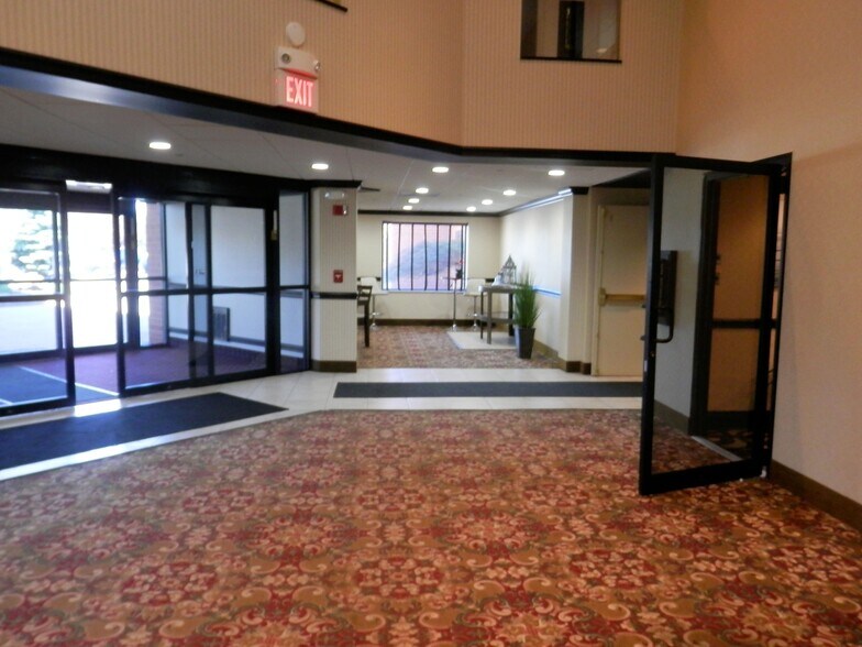 More Photos Of 5783 Heisley Rd, Mentor Hotel For Sale