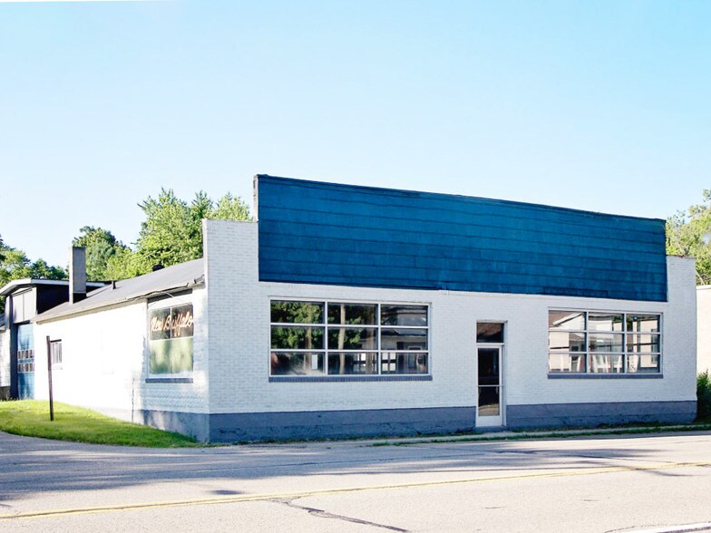 More Photos Of 219 E Buffalo St, New Buffalo General Retail For Sale