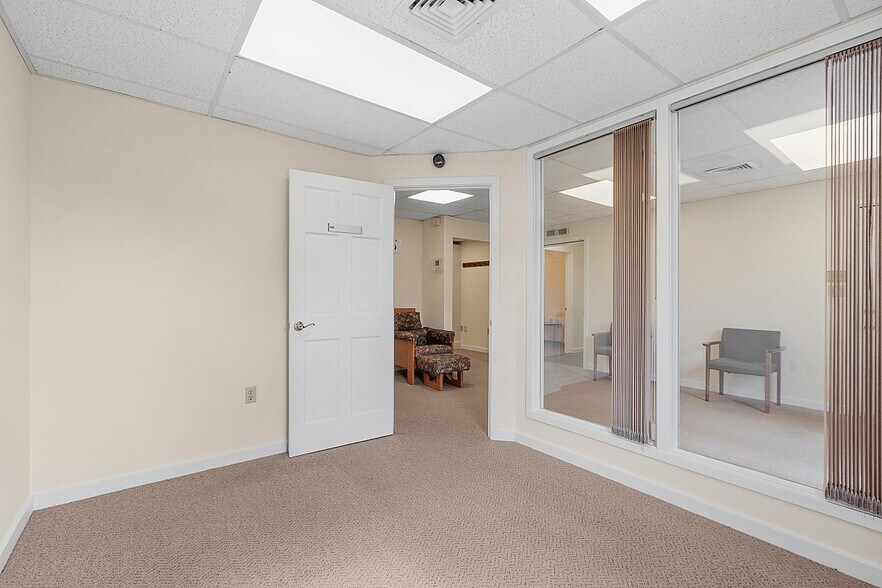 More Photos Of 233 Ayer Rd, Harvard Medical For Lease