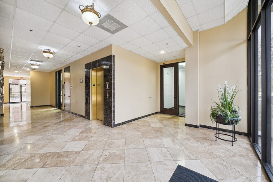 More Photos Of 52 Sugar Creek Center Blvd, Sugar Land Office For Sale