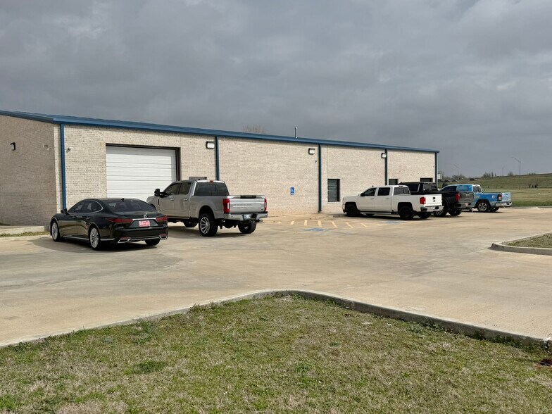 Primary Photo Of 3601 SW 44th St, Oklahoma City Warehouse For Sale