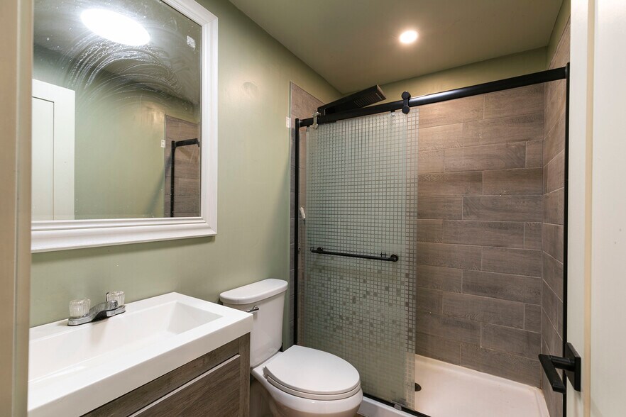 More Photos Of 125 & 139 Hannon Ln, Darby Restaurant For Sale