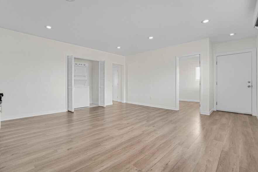 More Photos Of 11513 Berendo Ave, Los Angeles Multifamily For Sale