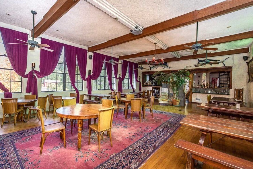 More Photos Of 1105 N Topanga Canyon Blvd, Topanga Restaurant For Sale