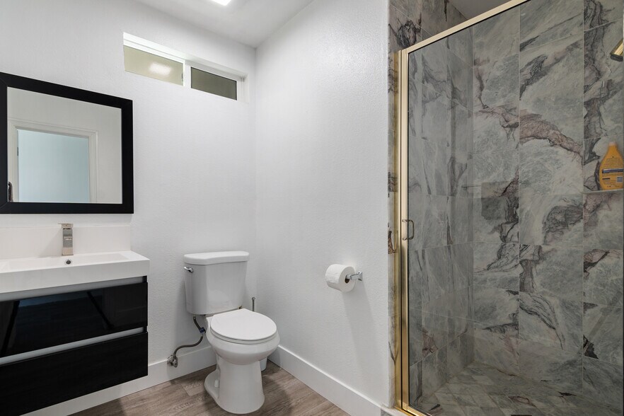 More Photos Of 7501 Linley Ln, Canoga Park Specialty For Sale