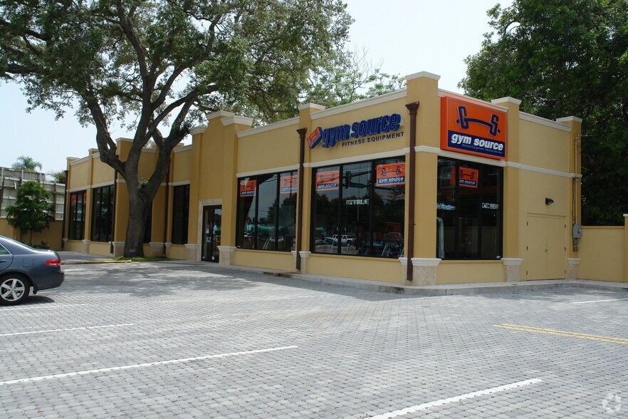 More Photos Of 4300 S Tamiami Trl, Sarasota General Retail For Sale