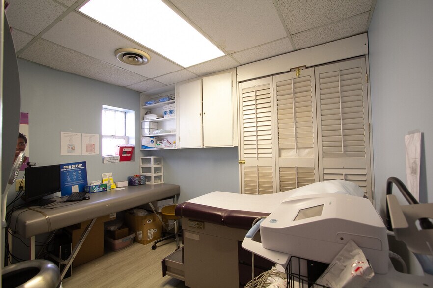 More Photos Of 1795 Washington Rd, East Point Office For Sale