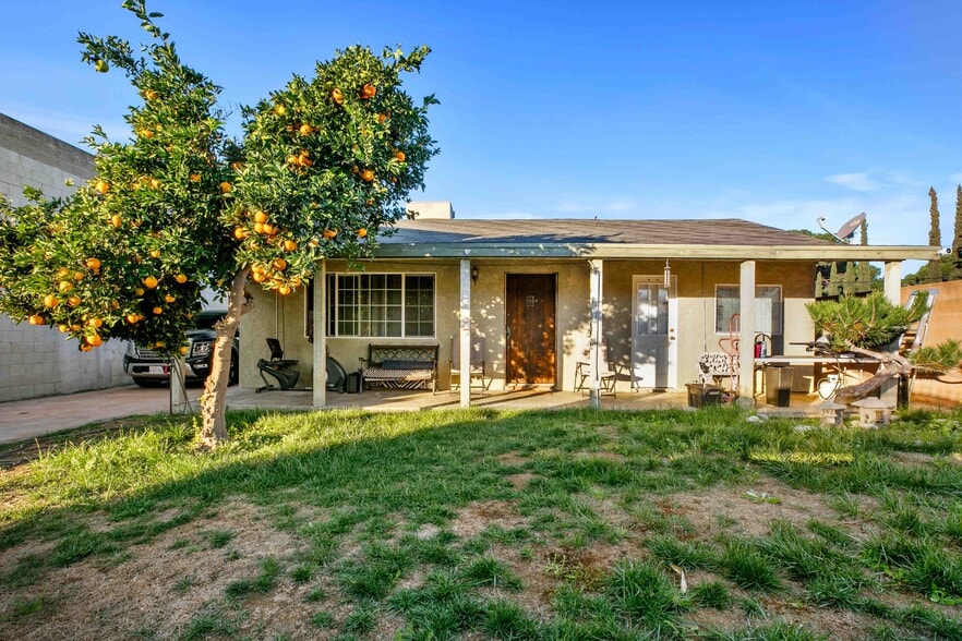 More Photos Of 7317 Clybourn Ave, Sun Valley Contractor Storage Yard For Sale