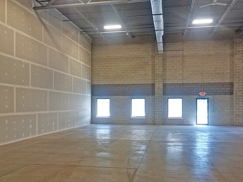 More Photos Of 1900 Crooked Hill Rd, Harrisburg Warehouse For Lease