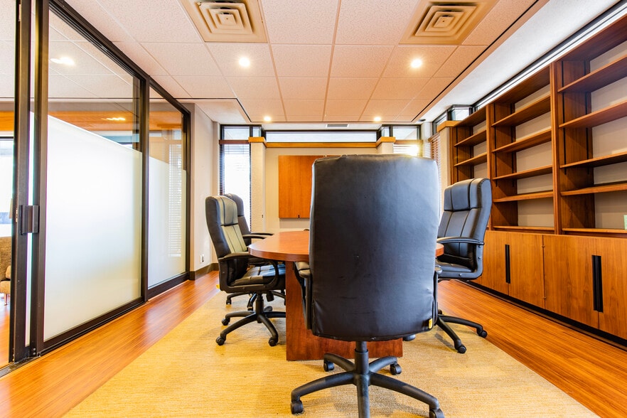 More Photos Of 7900 Shoal Creek Blvd, Austin General Retail For Sale
