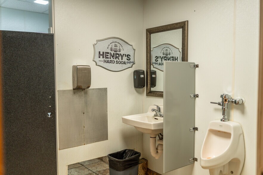 More Photos Of 1019 Norwich Rd, Plainfield Restaurant For Sale